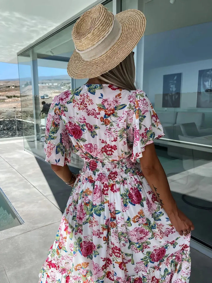 Elin® Sommarklänning – Blommig Elegans & Smickrande Passform