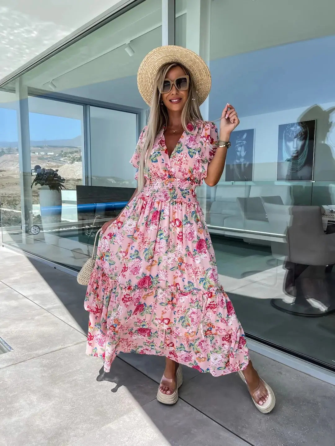 Elin® Sommarklänning – Blommig Elegans & Smickrande Passform