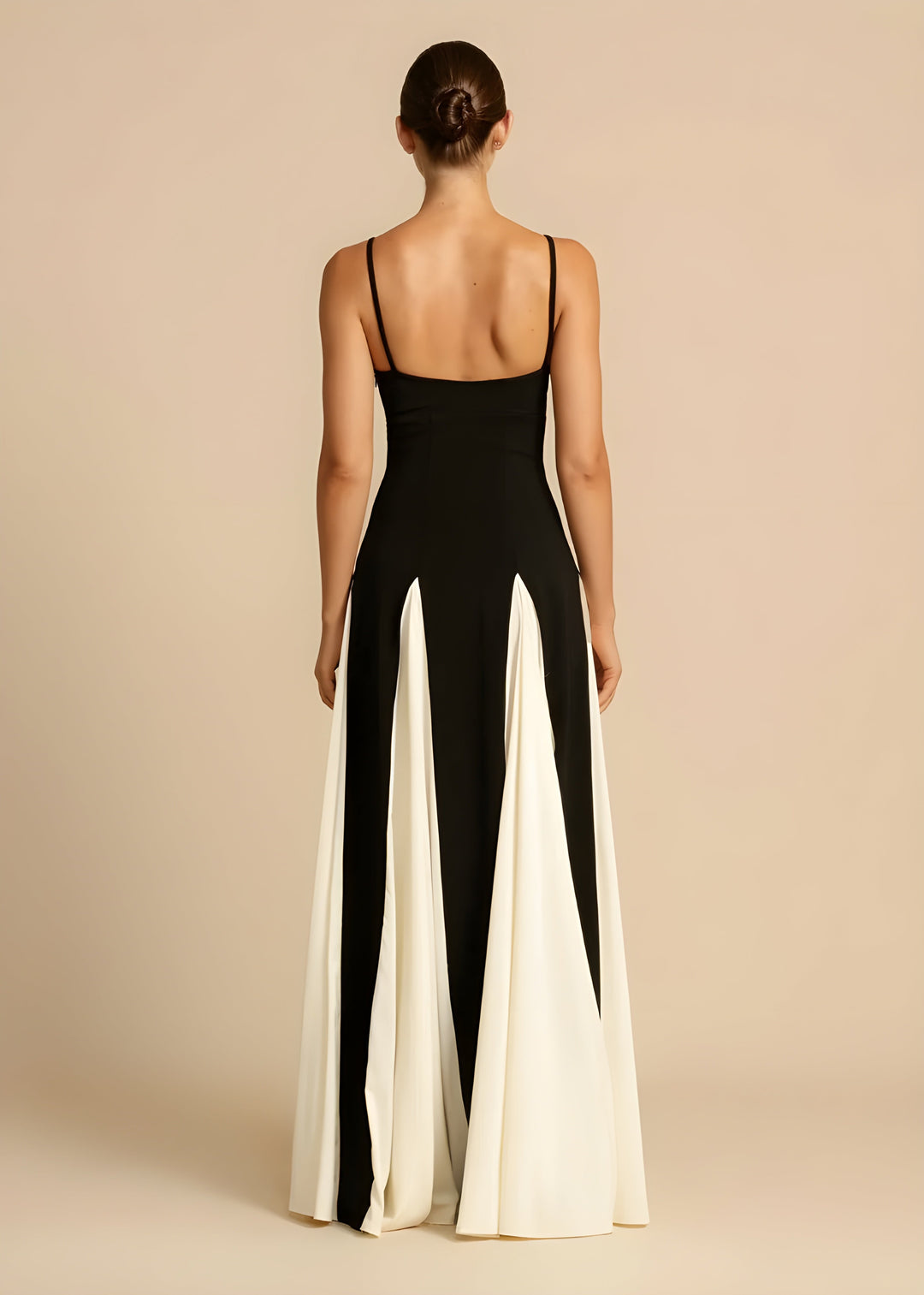 Elin® Halterneck Maxi Klänning – Magtäckande & Volanger