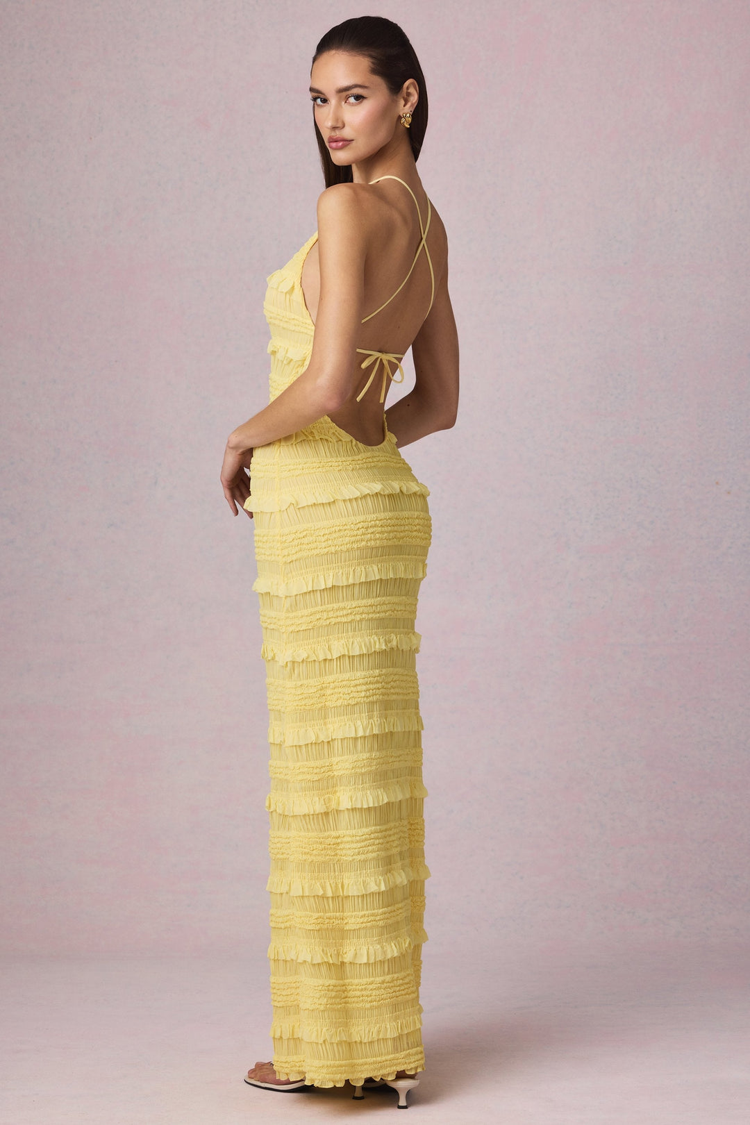 Elin® Halterneck Maxi Klänning – Magtäckande & Eleganta Volanger