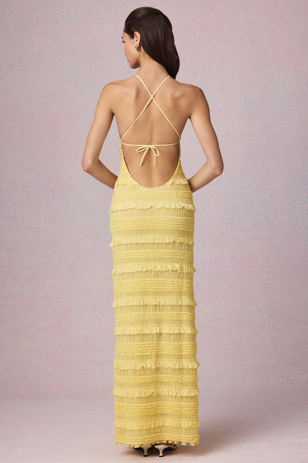 Elin® Halterneck Maxi Klänning – Magtäckande & Eleganta Volanger