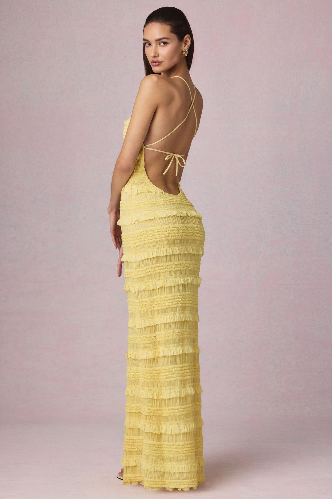 Elin® Halterneck Maxi Klänning – Magtäckande & Eleganta Volanger